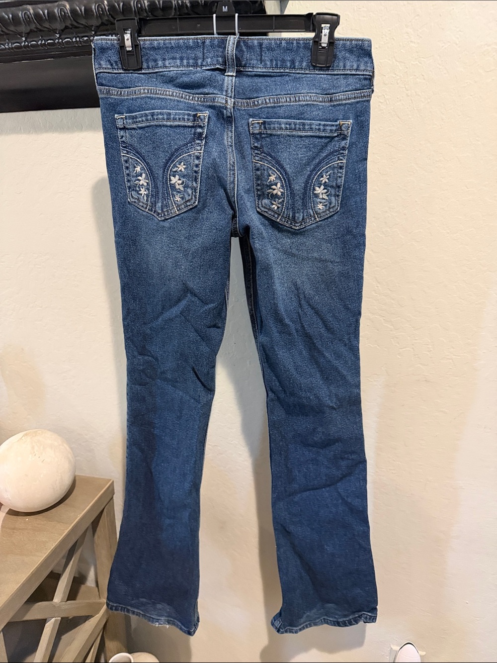 Hollister low rise bootcut embroidered Women’s Jeans - 4 L
